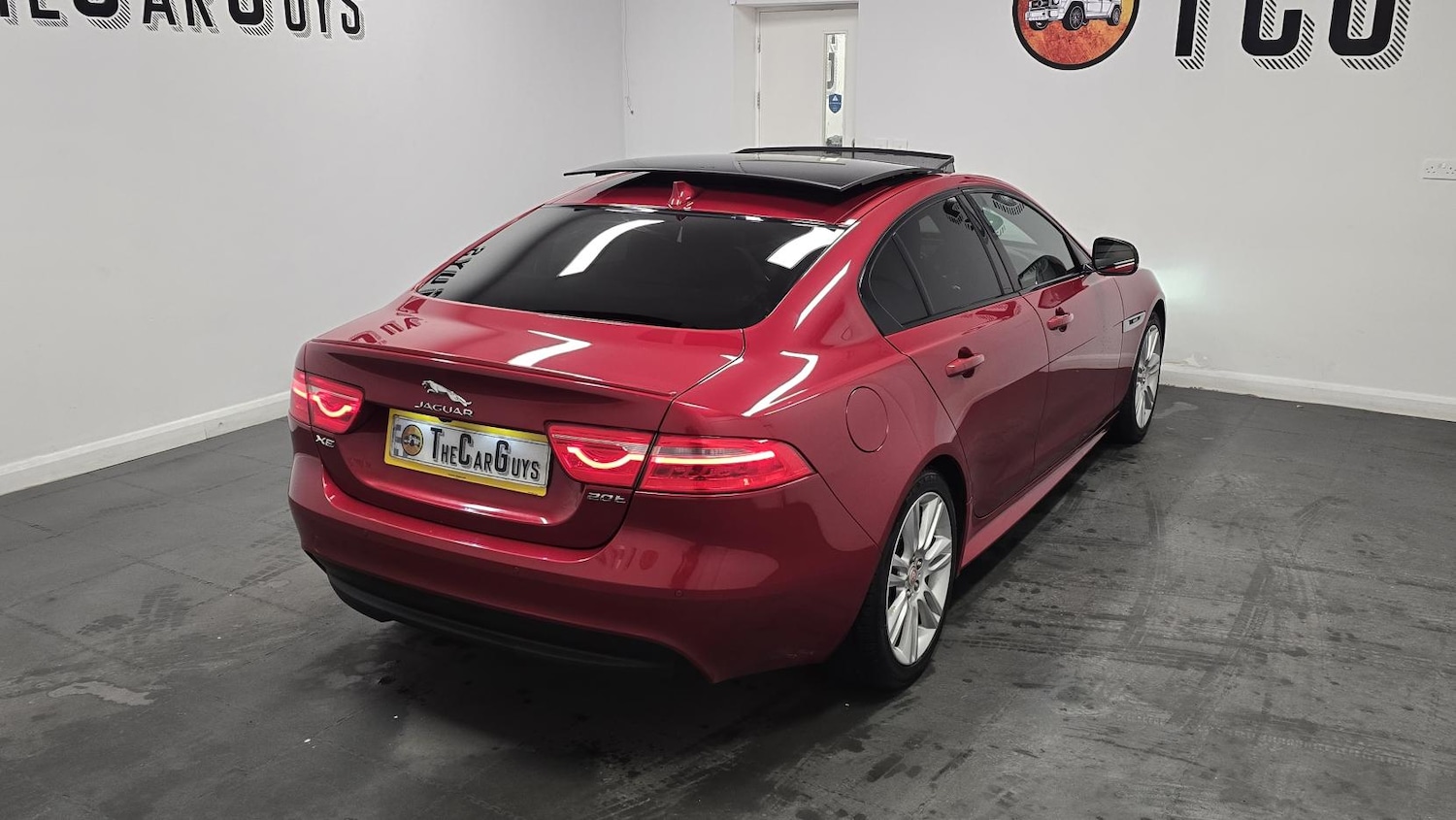 Used Jaguar XE 2015 for sale - 77137870: Photo 11