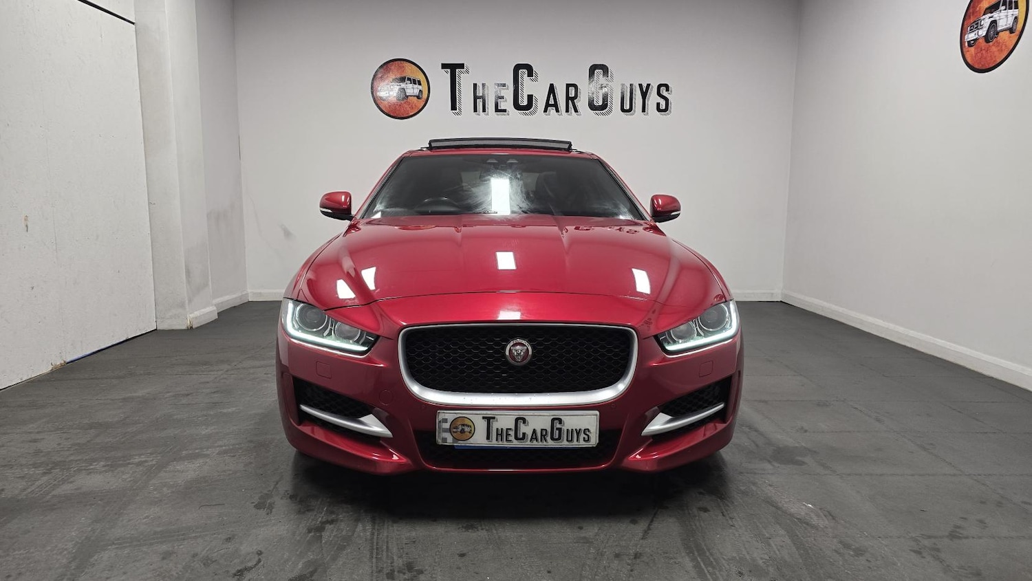 Used Jaguar XE 2015 for sale - 77137870: Photo 5