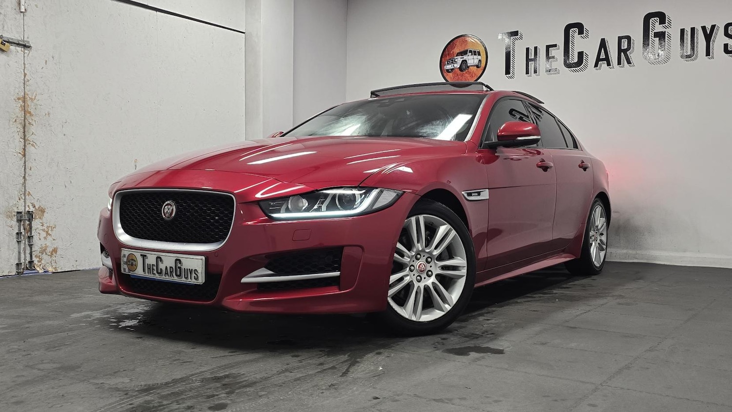 Used Jaguar XE 2015 for sale - 77137870: Photo 6