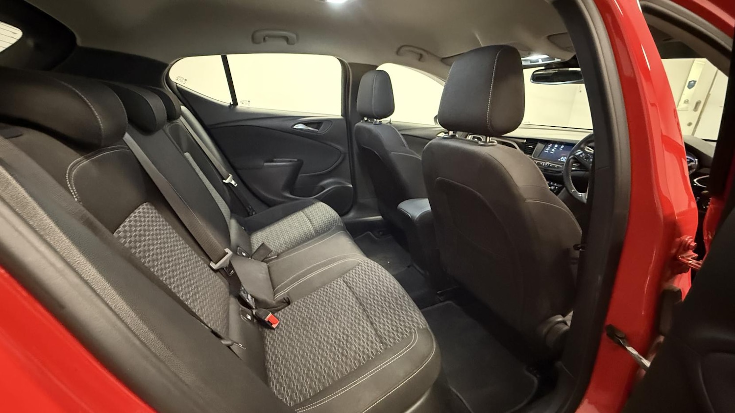 Used Vauxhall Astra 2018 for sale - 77170707: Photo 14