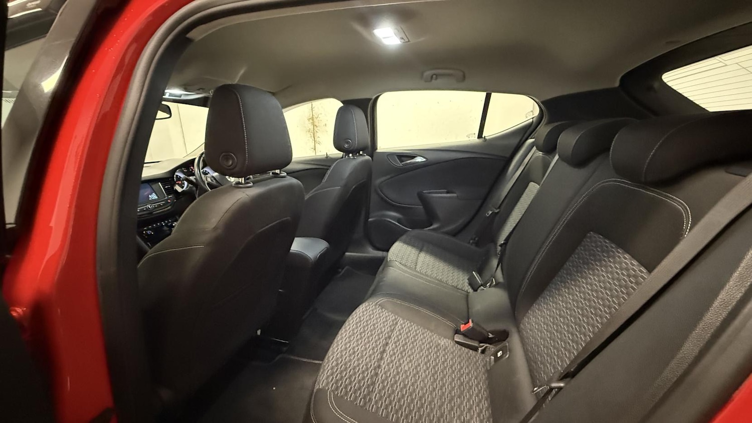 Used Vauxhall Astra 2018 for sale - 77170707: Photo 15