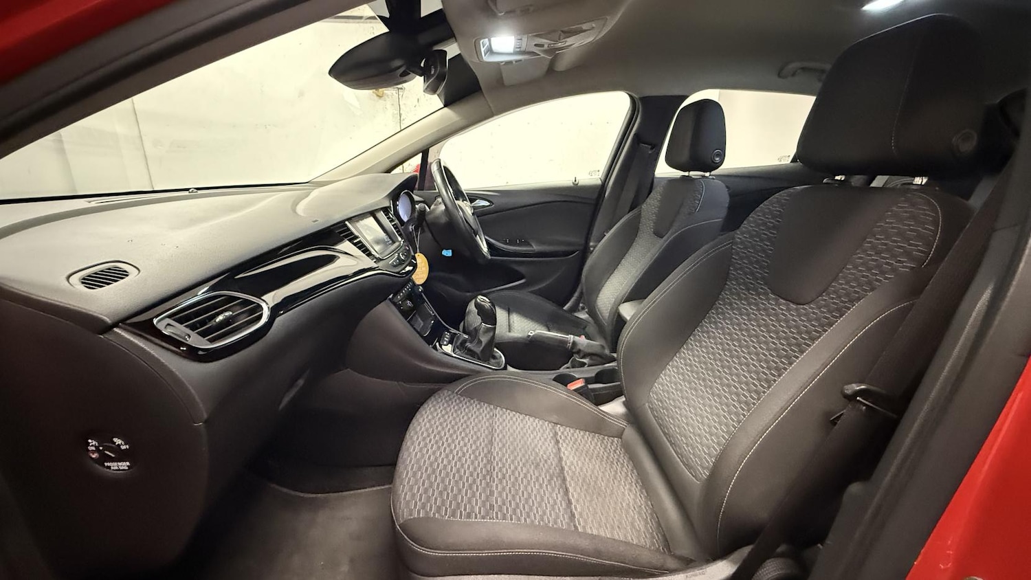 Used Vauxhall Astra 2018 for sale - 77170707: Photo 16