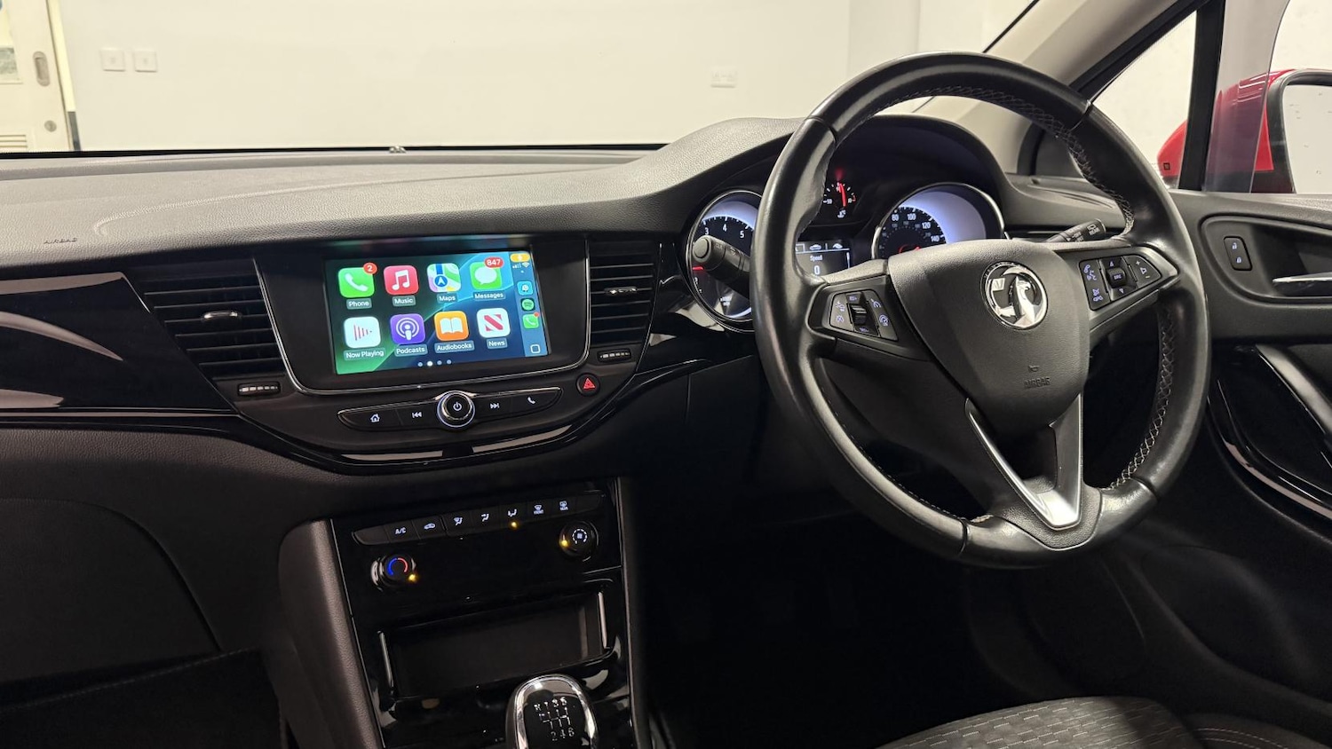 Used Vauxhall Astra 2018 for sale - 77170707: Photo 2