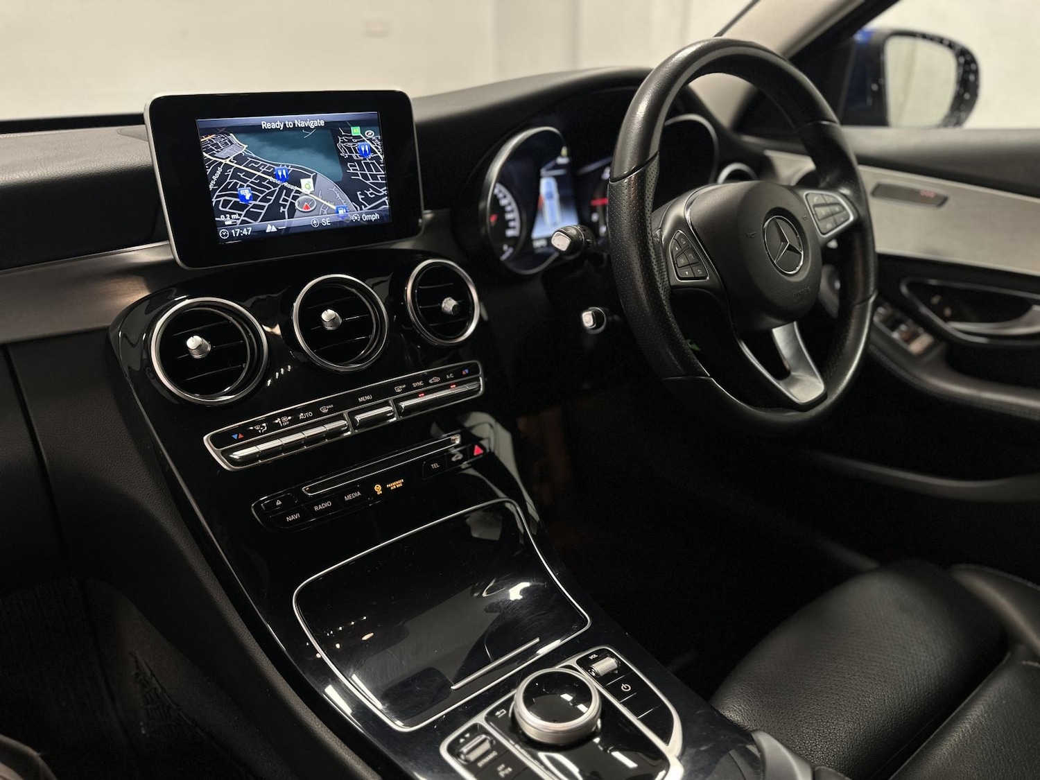 Used Mercedes-Benz C Class 2017 for sale - 77573134: Photo 2