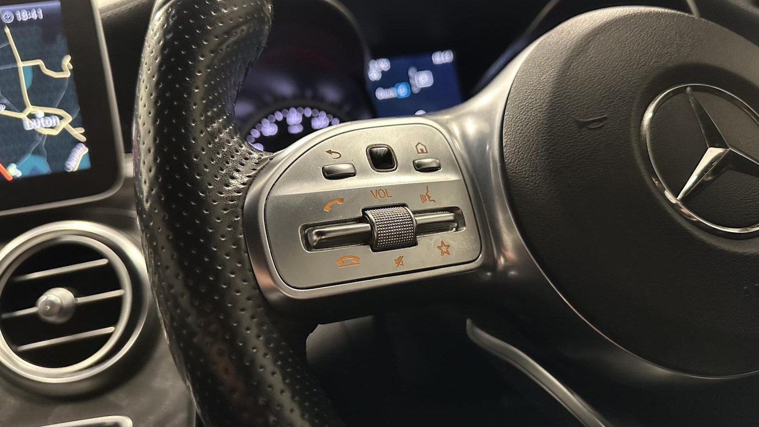 Used Mercedes-Benz C Class 2018 for sale - 78095277: Photo 26