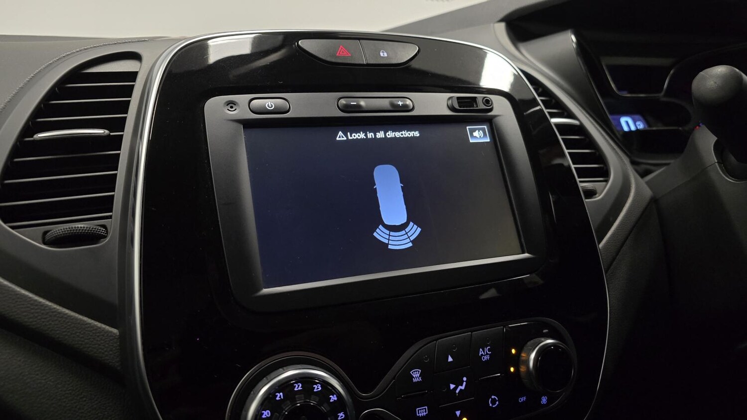 Used Renault Captur 2019 for sale - 77453759: Photo 22