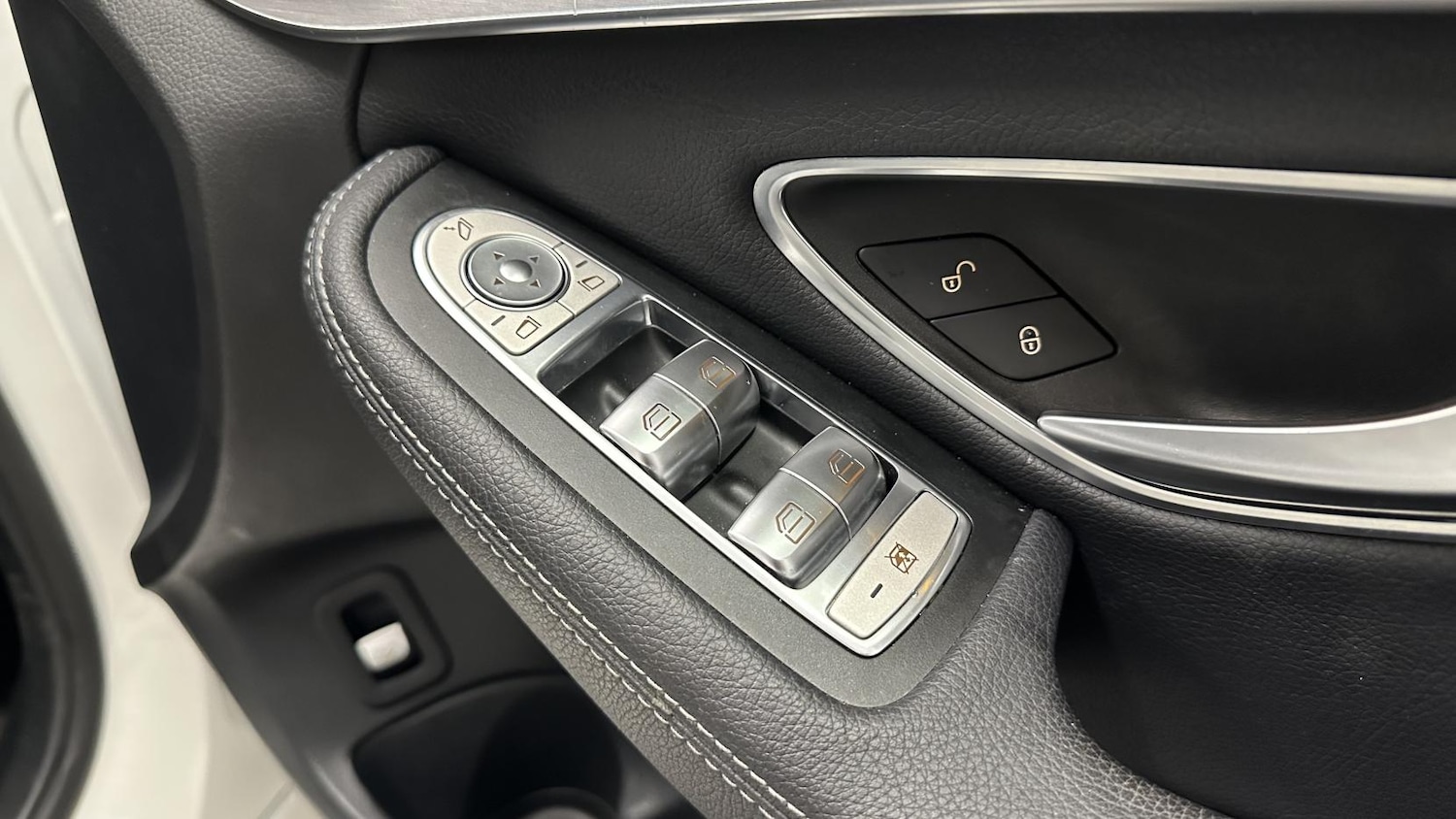 Used Mercedes-Benz C Class 2016 for sale - 77329560: Photo 12