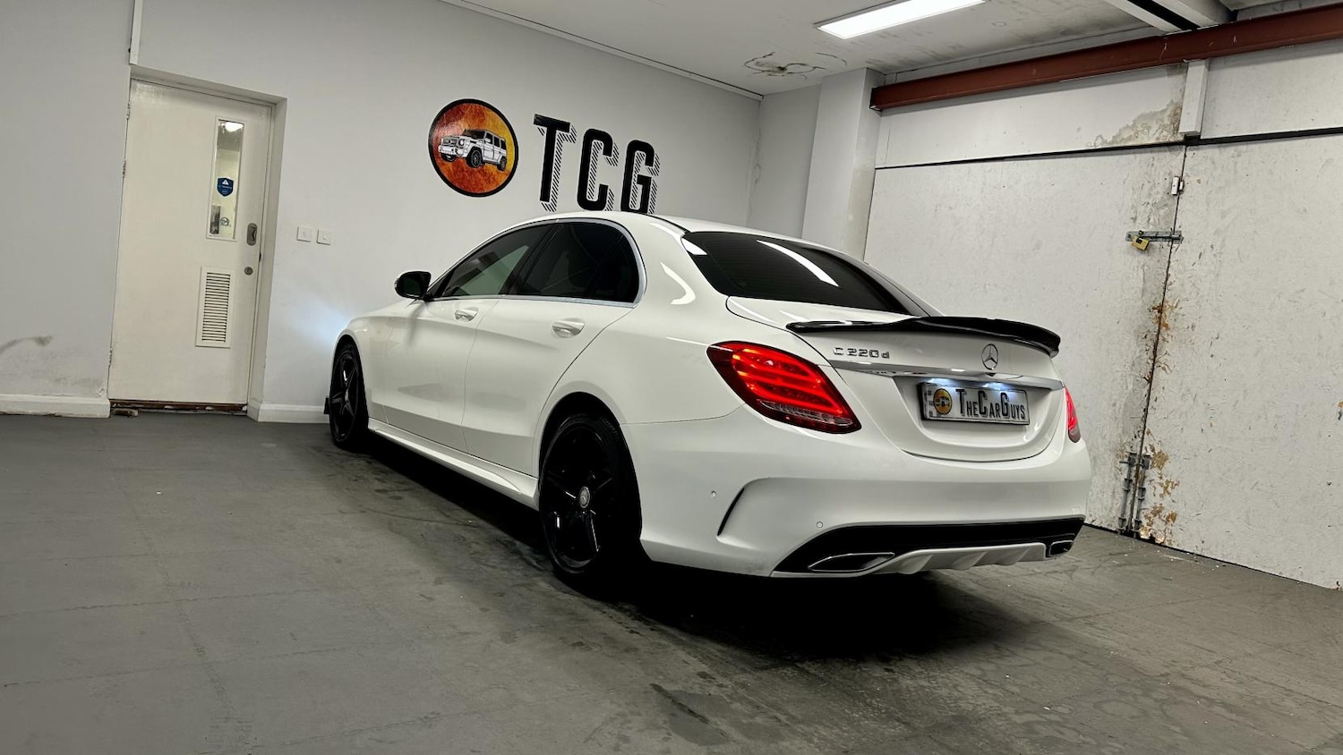 Used Mercedes-Benz C Class 2016 for sale - 77329560: Photo 3