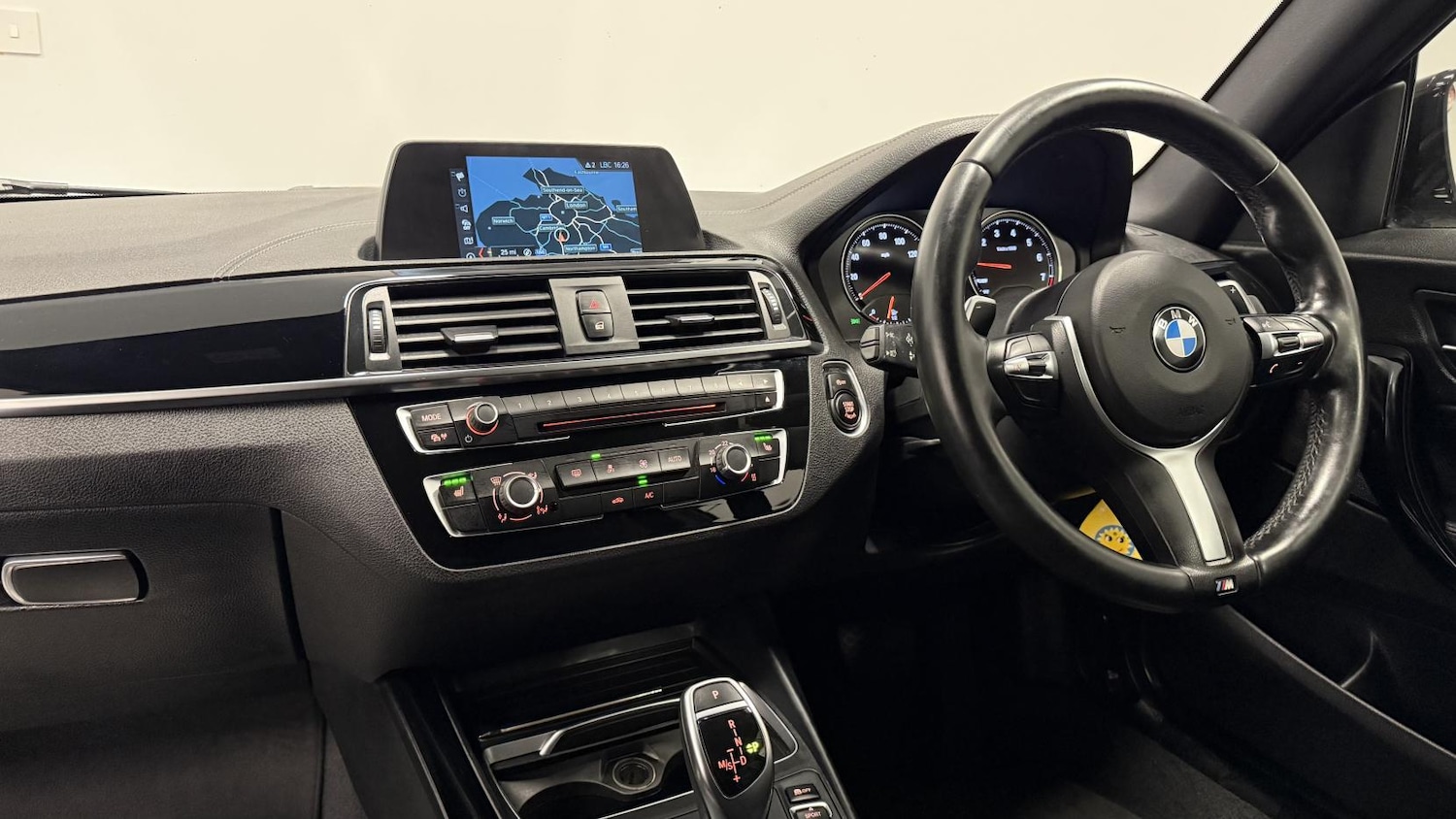 Used BMW 2 Series 2018 for sale - 77106260: Photo 2