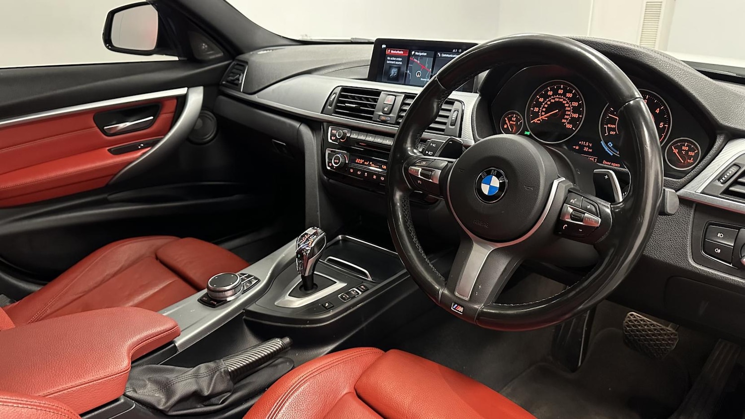 Used BMW 3 Series 2018 for sale - 78005602: Photo 2