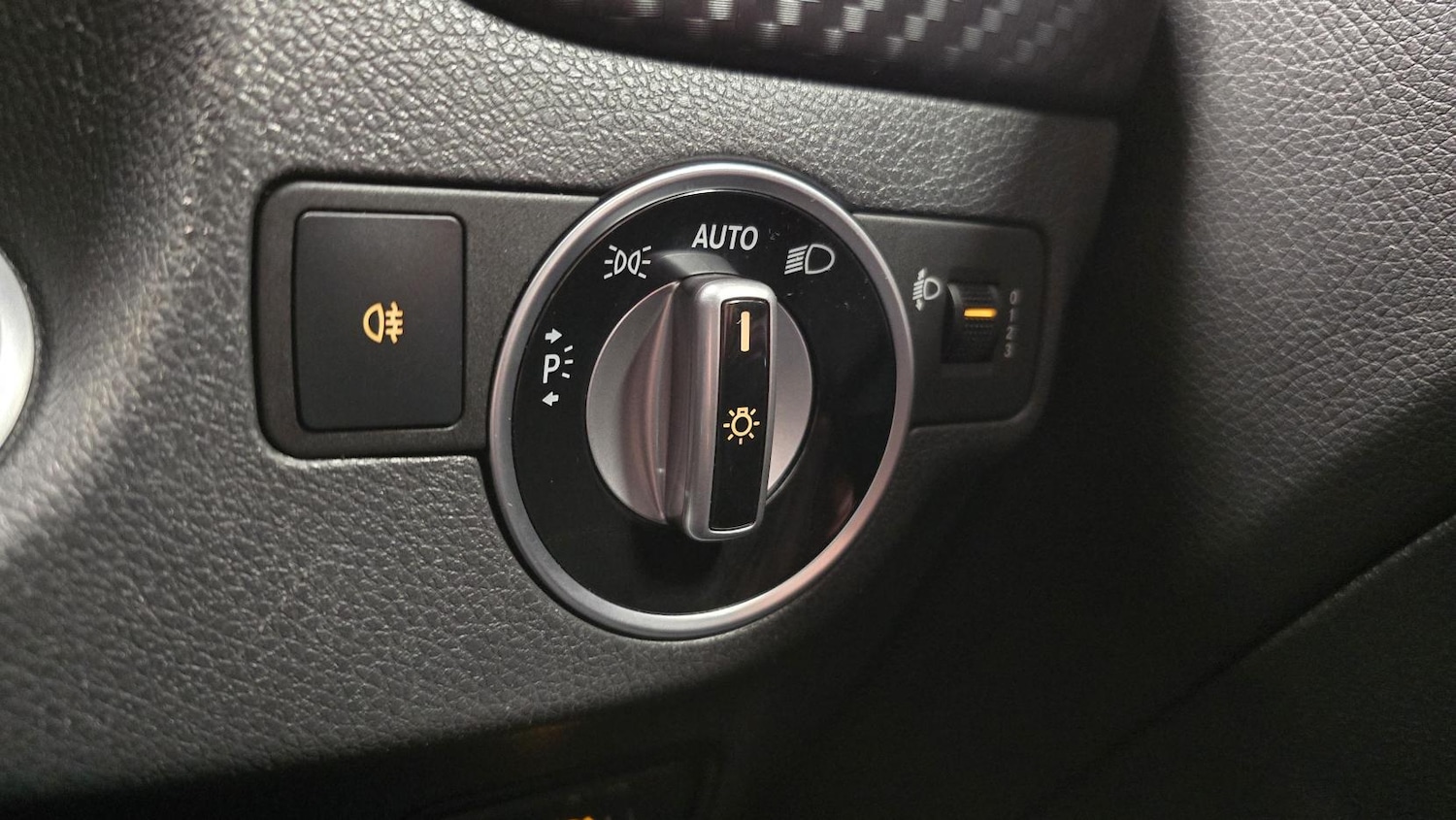 Used Mercedes-Benz A-Class 2018 for sale - 77890173: Photo 16