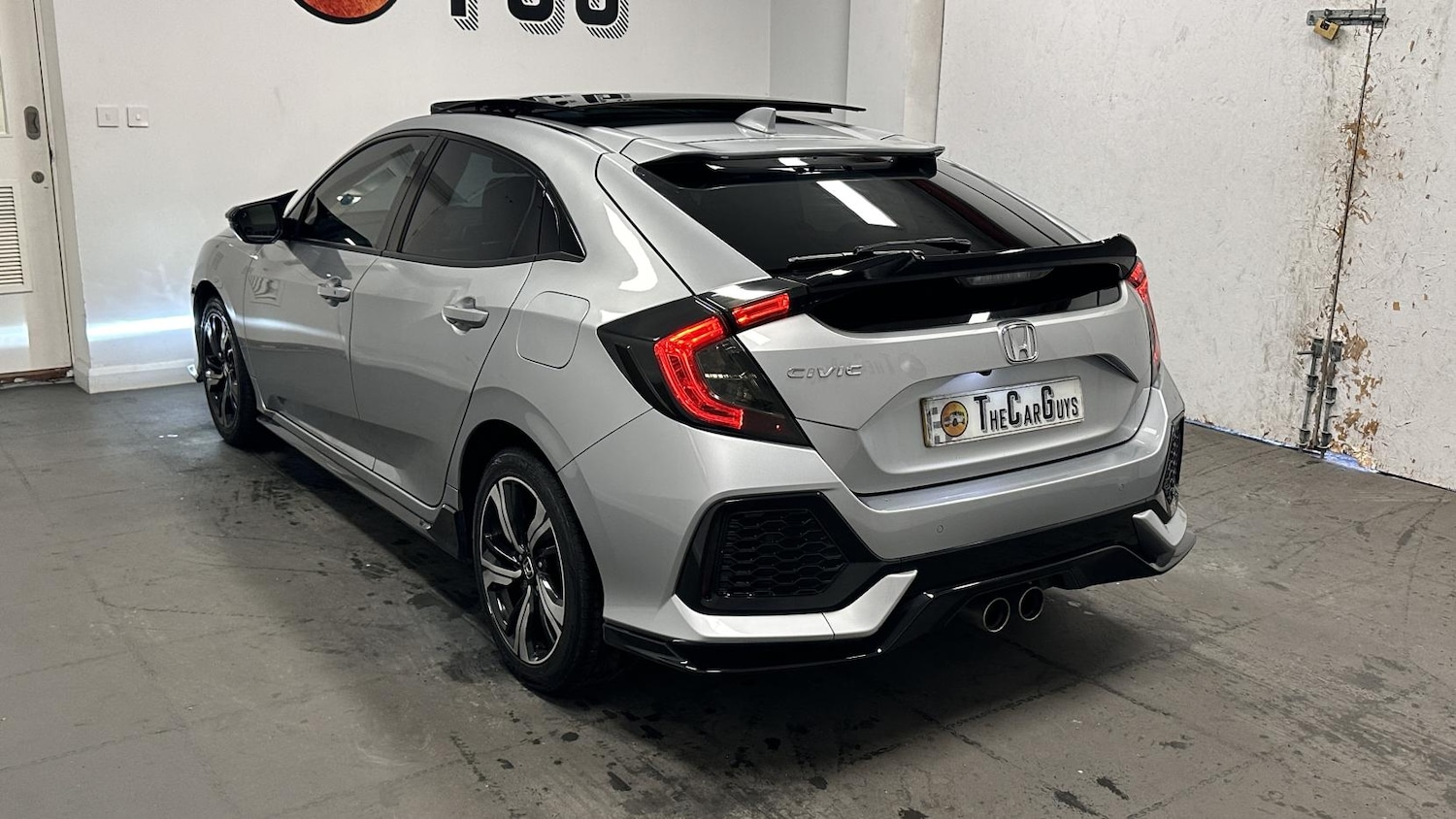 Used Honda Civic 2018 for sale - 78135461: Photo 10