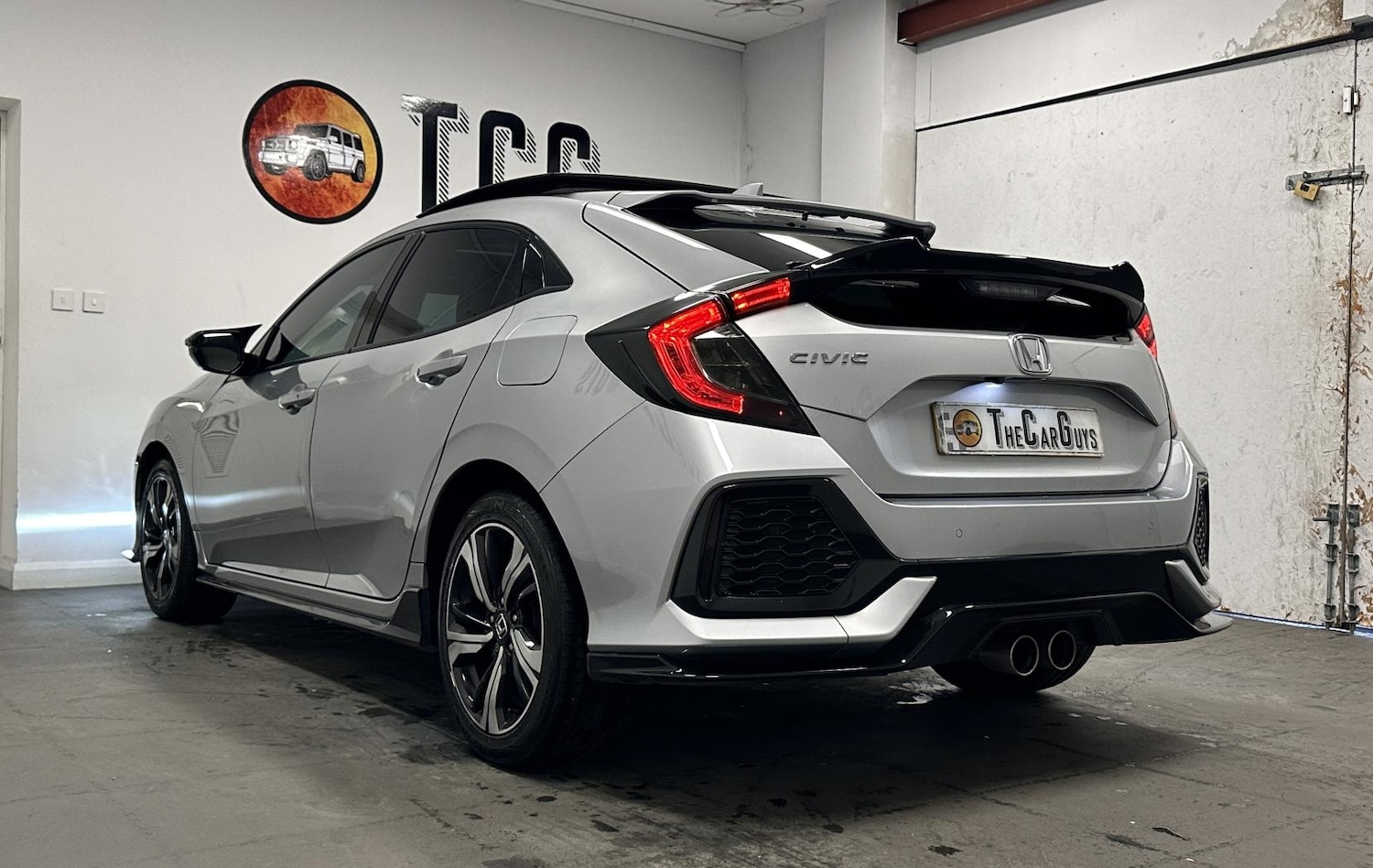 Used Honda Civic 2018 for sale - 78135461: Photo 3
