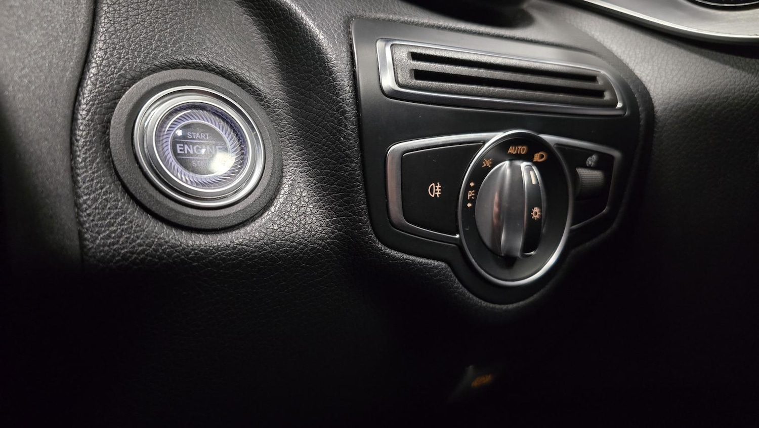 Used Mercedes-Benz C Class 2019 for sale - 78144883: Photo 15