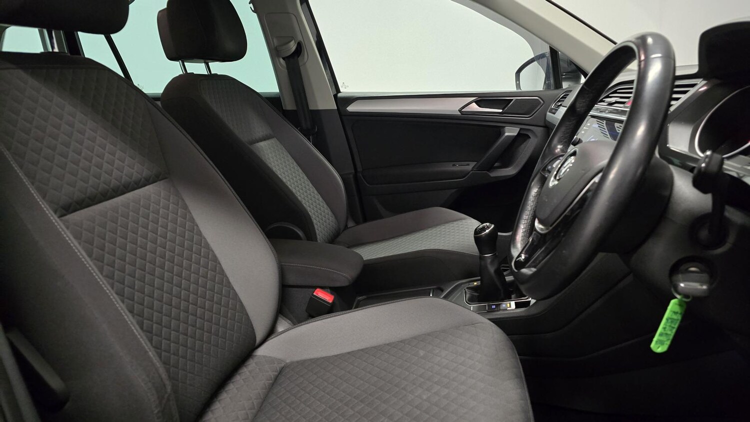 Used Volkswagen Tiguan 2017 for sale - 77890169: Photo 14