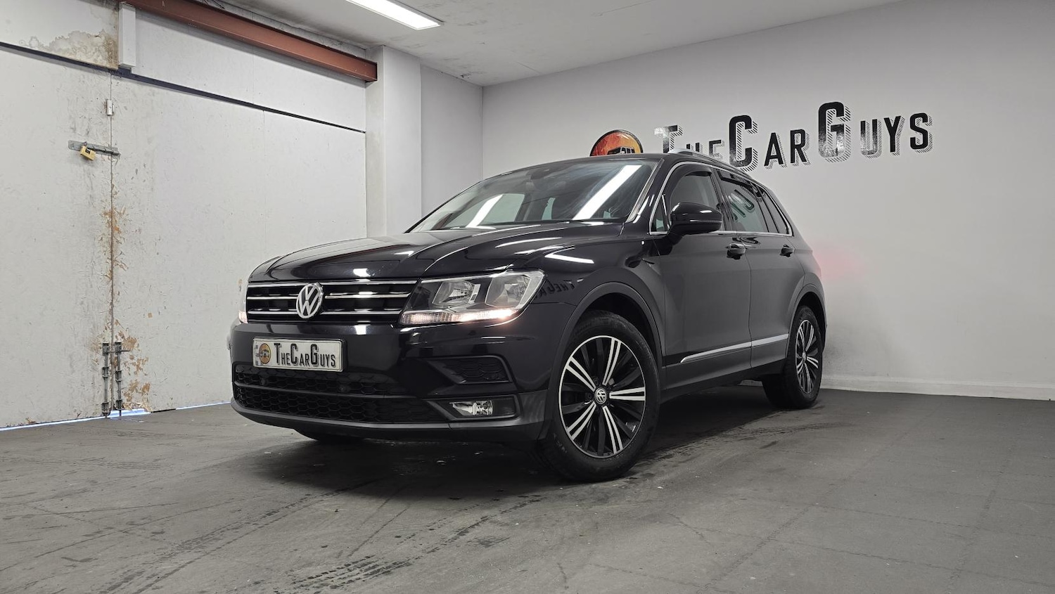 Used Volkswagen Tiguan 2017 for sale - 77890169: Photo 6