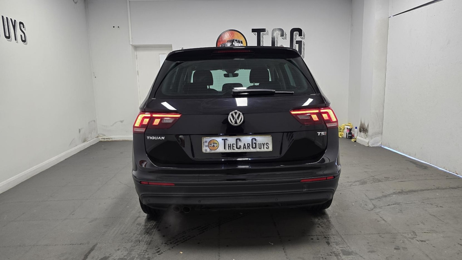 Used Volkswagen Tiguan 2017 for sale - 77890169: Photo 9