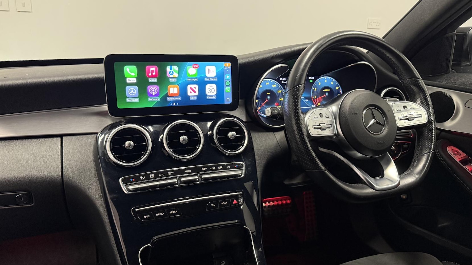 Used Mercedes-Benz C Class 2019 for sale - 77109965: Photo 2