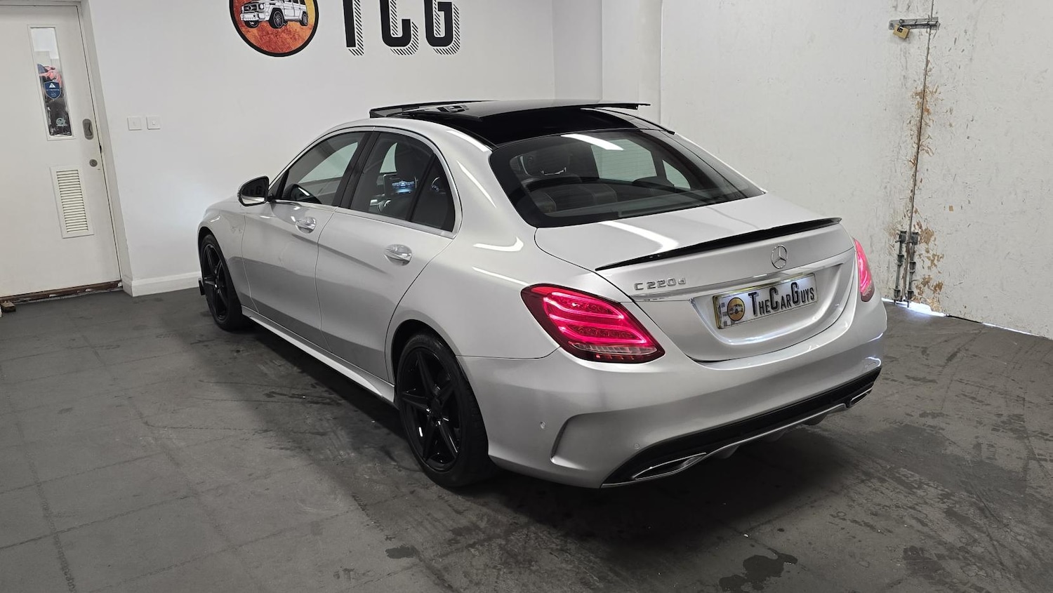 Used Mercedes-Benz C Class 2017 for sale - 78135458: Photo 8