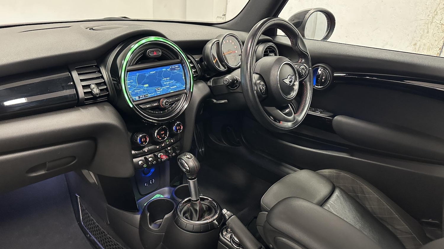 Used MINI Hatch 2015 for sale - 77718209: Photo 2