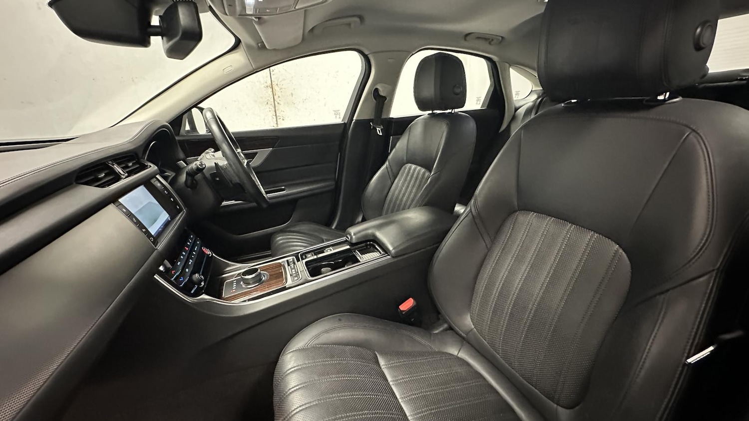 Used Jaguar XF 2018 for sale - 77109931: Photo 16