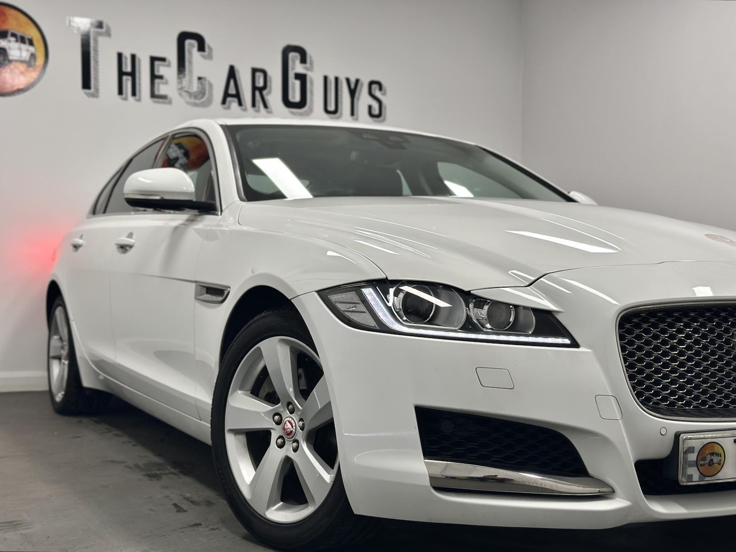 Used Jaguar XF 2018 for sale - 77109931: Photo 5