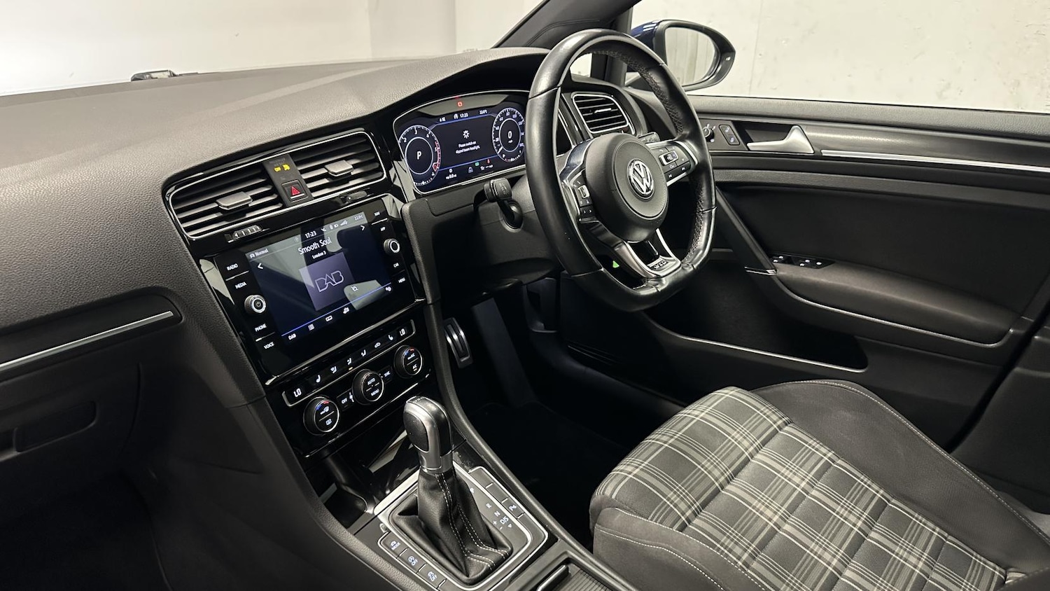 Used Volkswagen Golf 2018 for sale - 77109928: Photo 18