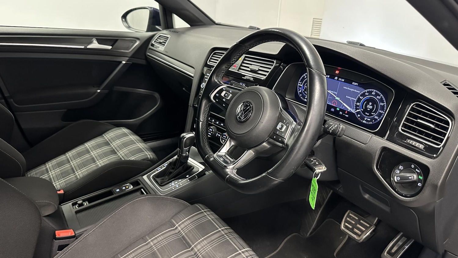 Used Volkswagen Golf 2018 for sale - 77109928: Photo 19