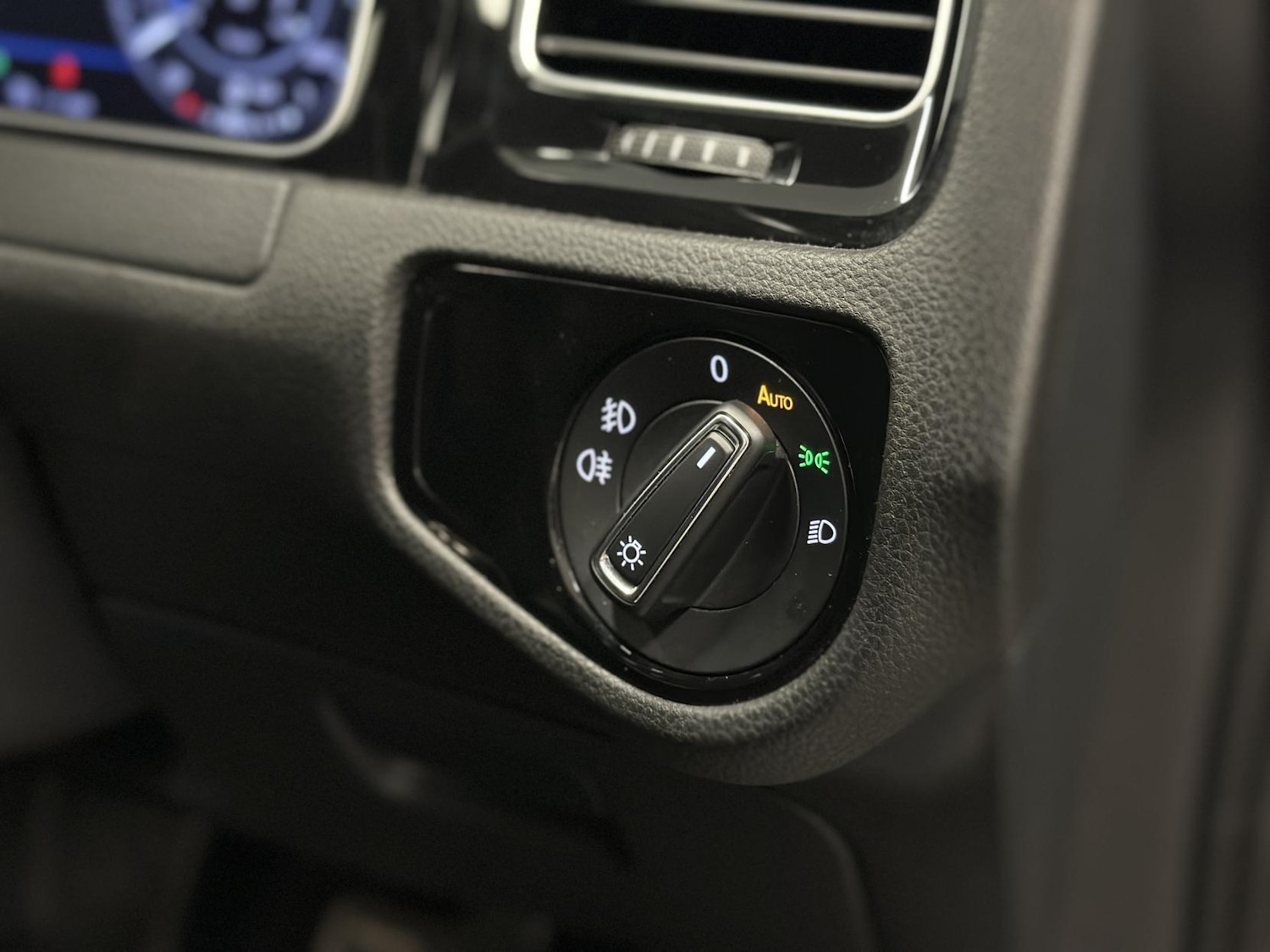 Used Volkswagen Golf 2018 for sale - 77109928: Photo 23