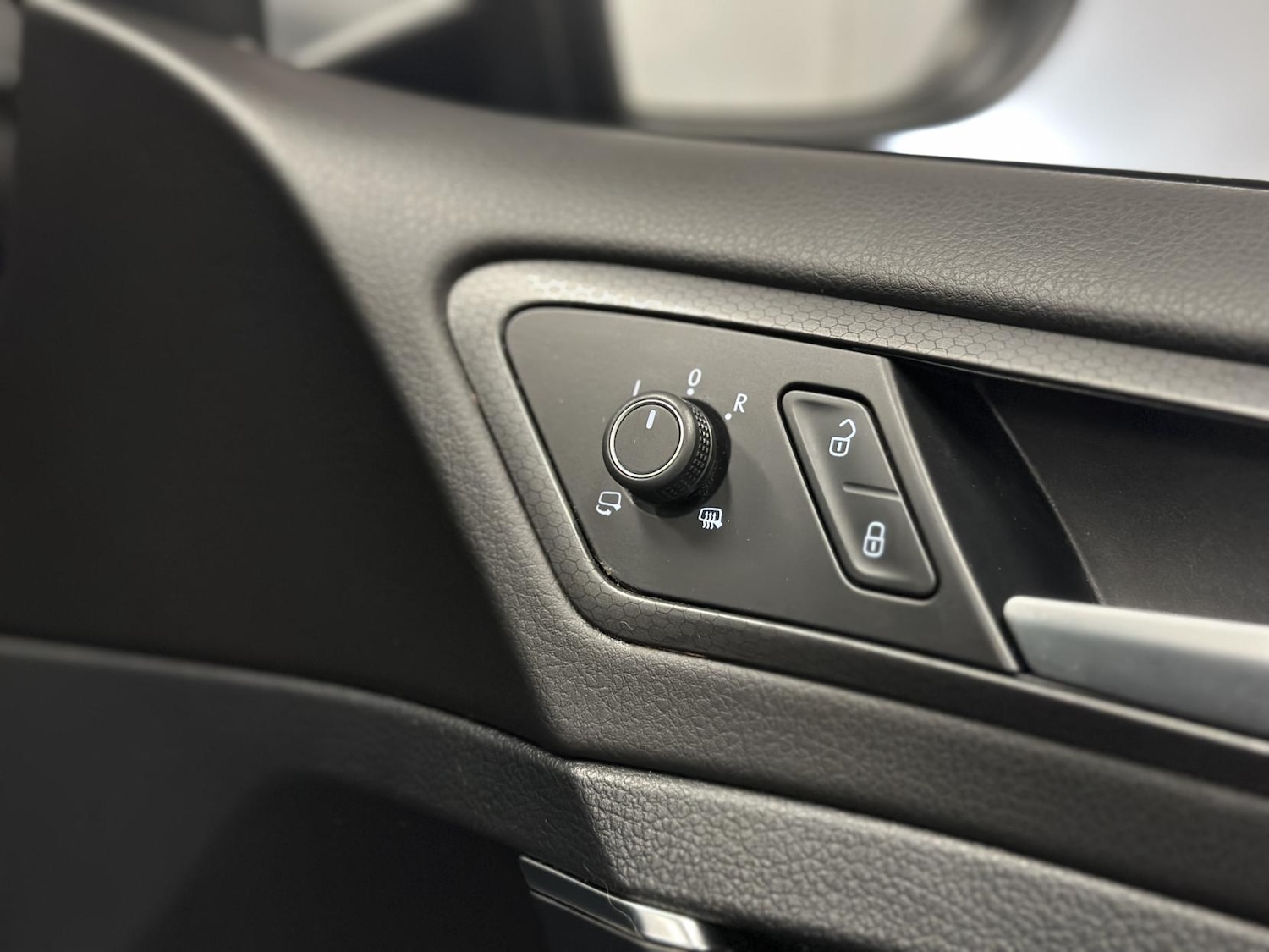 Used Volkswagen Golf 2018 for sale - 77109928: Photo 24