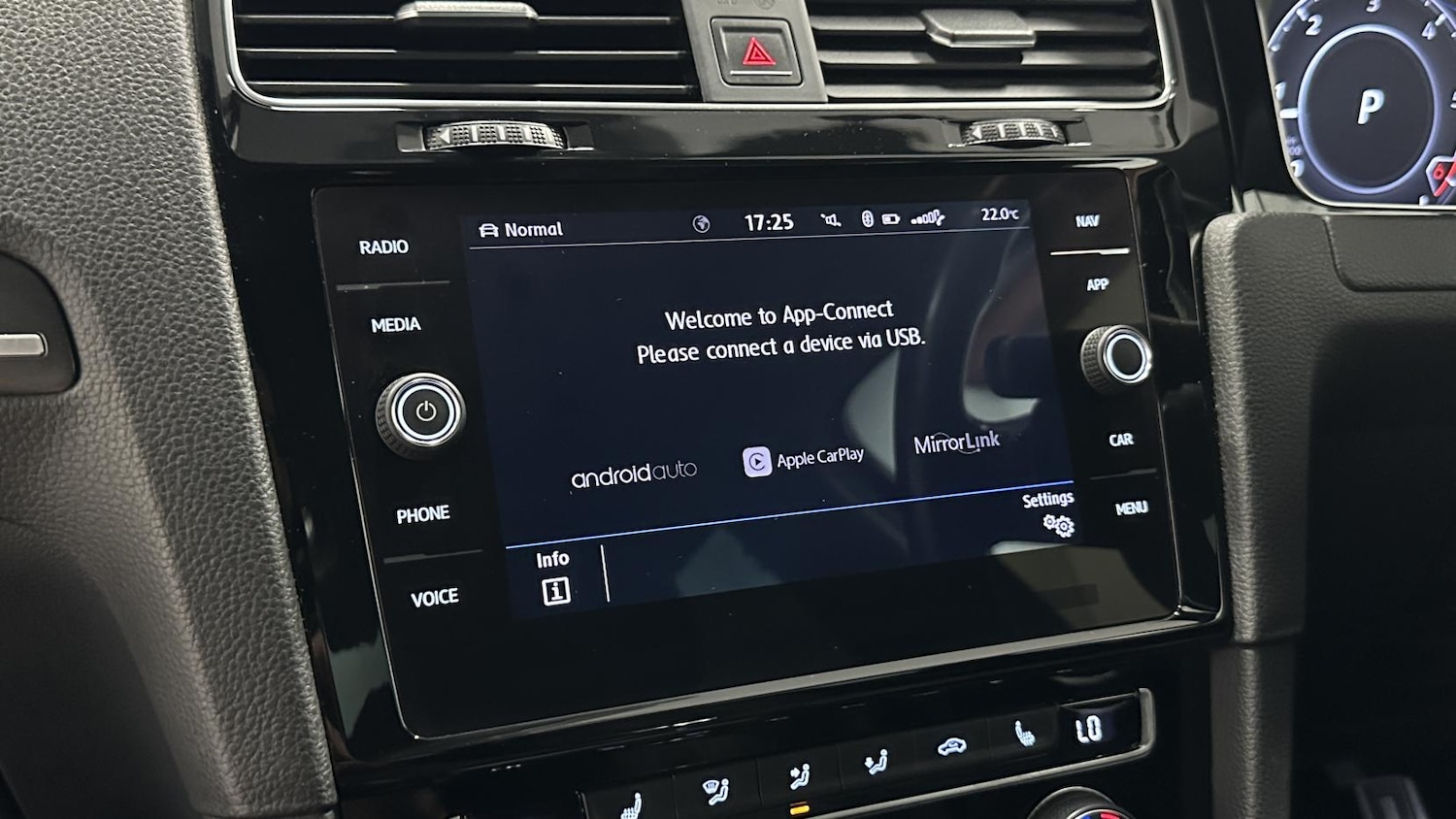 Used Volkswagen Golf 2018 for sale - 77109928: Photo 33