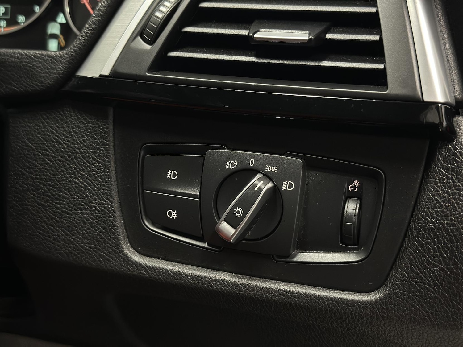 Used BMW 3 Series 2019 for sale - 77109944: Photo 23