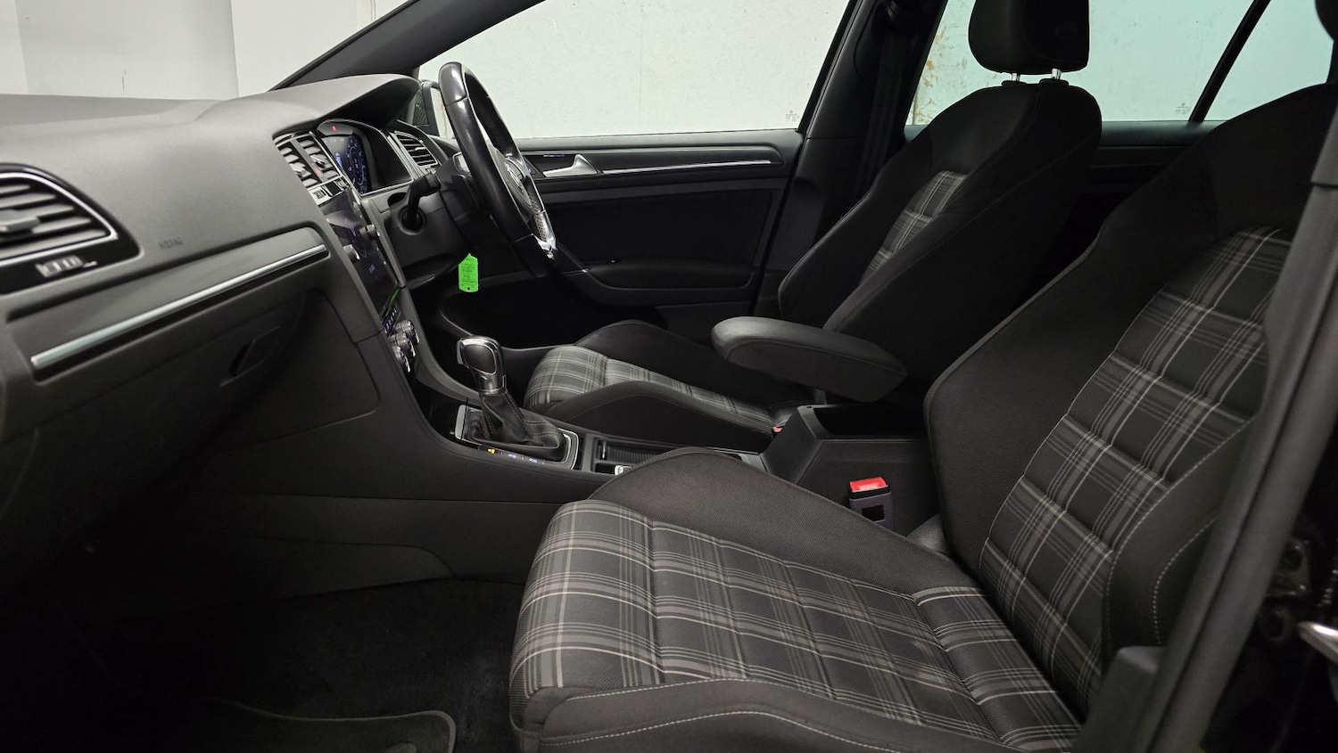 Used Volkswagen Golf 2018 for sale - 77109964: Photo 14