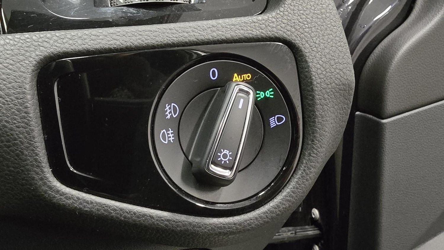 Used Volkswagen Golf 2018 for sale - 77109964: Photo 18