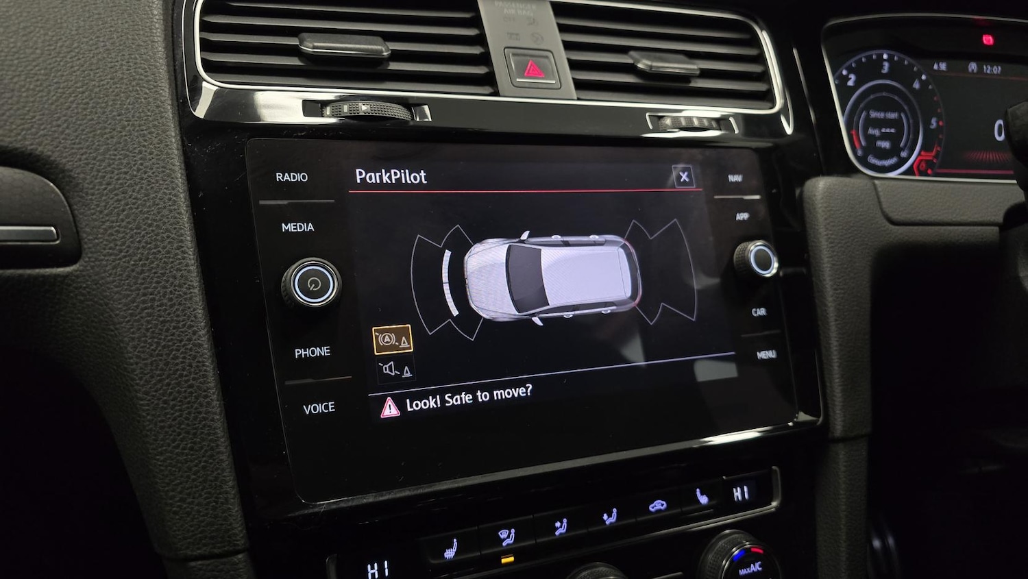 Used Volkswagen Golf 2018 for sale - 77109964: Photo 24