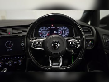 Used Volkswagen Golf 2018 for sale - 77109964: Photo