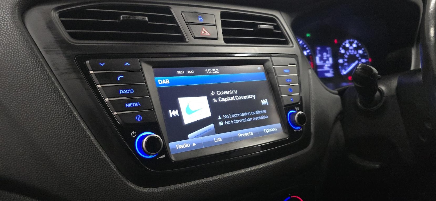 Used Hyundai i20 2018 for sale - 77573145: Photo 16