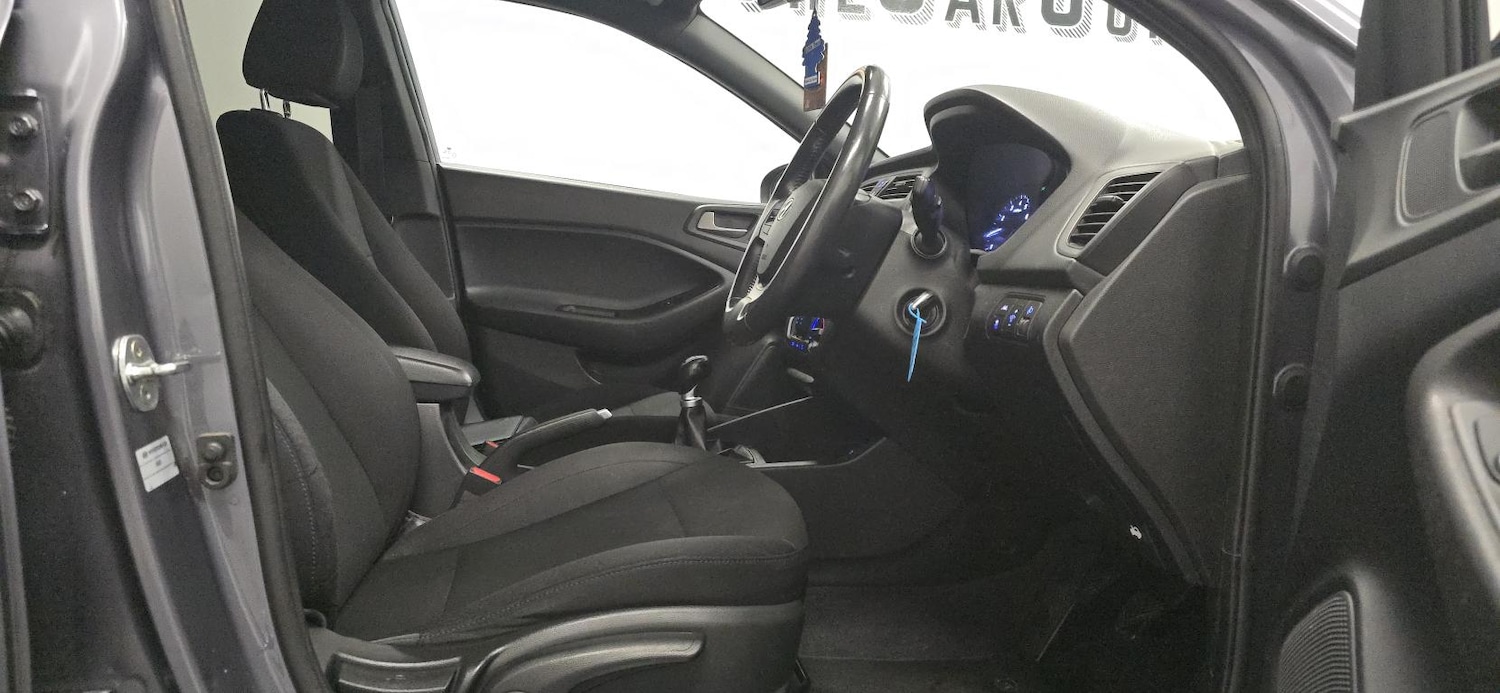 Used Hyundai i20 2018 for sale - 77573145: Photo 20