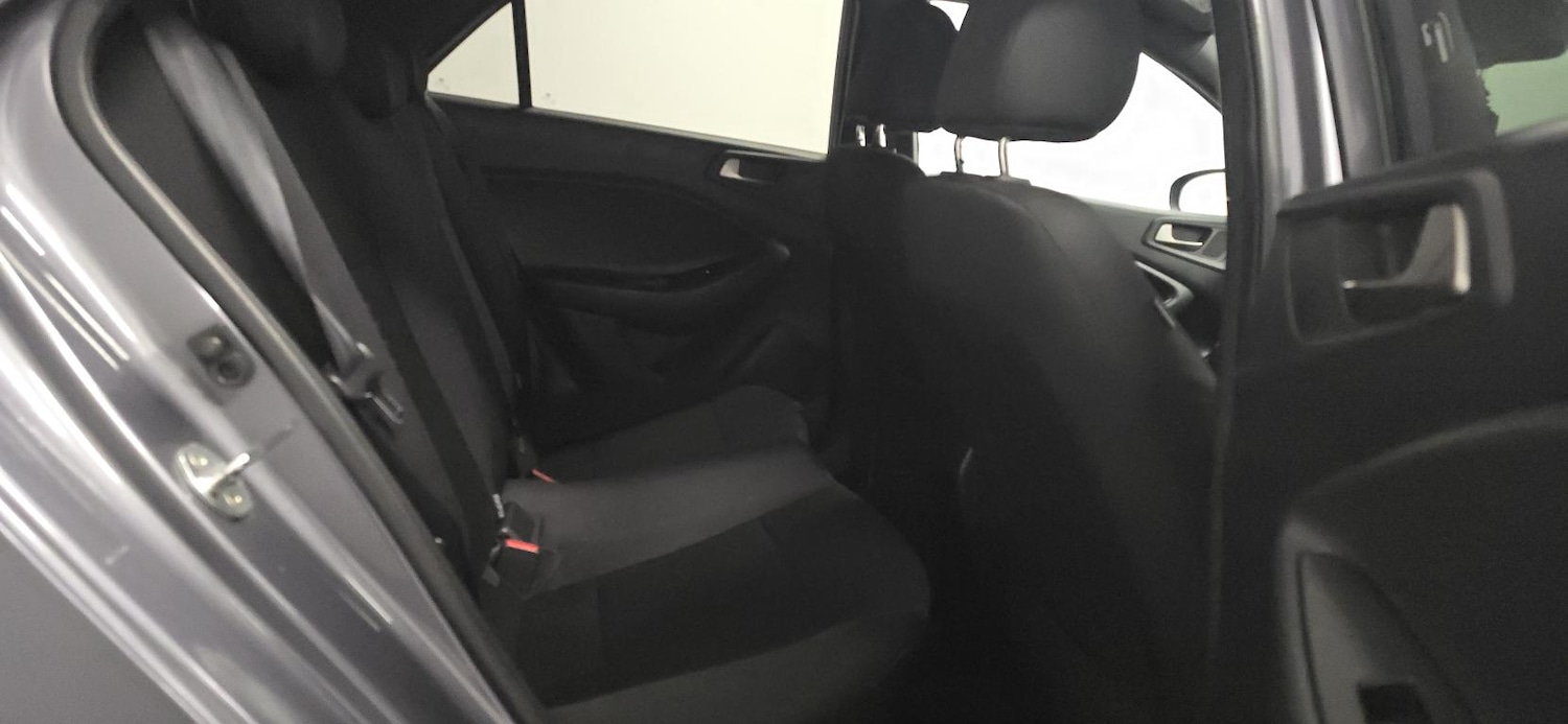 Used Hyundai i20 2018 for sale - 77573145: Photo 21