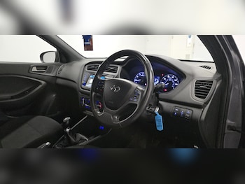 Used Hyundai i20 2018 for sale - 77573145: Photo