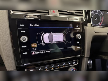 Used Volkswagen Golf 2018 for sale - 78736650: Photo