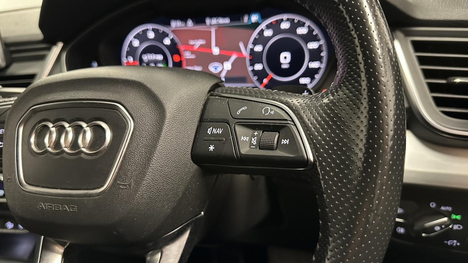 Used Audi Q5 2018 for sale - 77938608: Photo 35