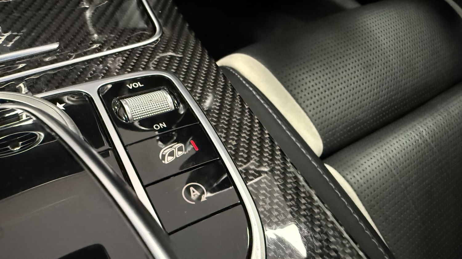 Used Mercedes-Benz C Class 2015 for sale - 77109973: Photo 35