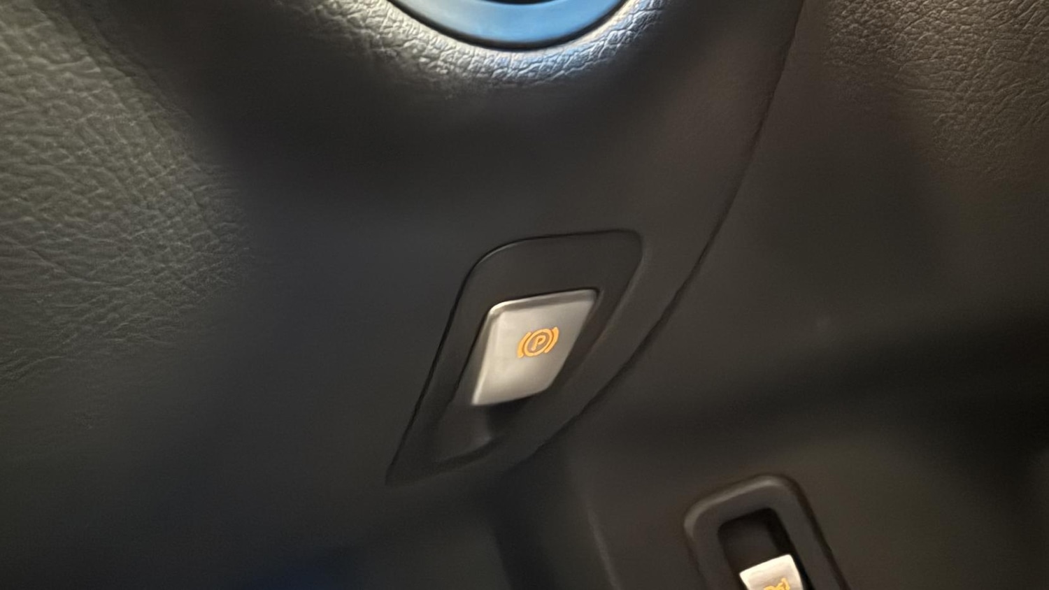 Used Mercedes-Benz C Class 2015 for sale - 77109973: Photo 41