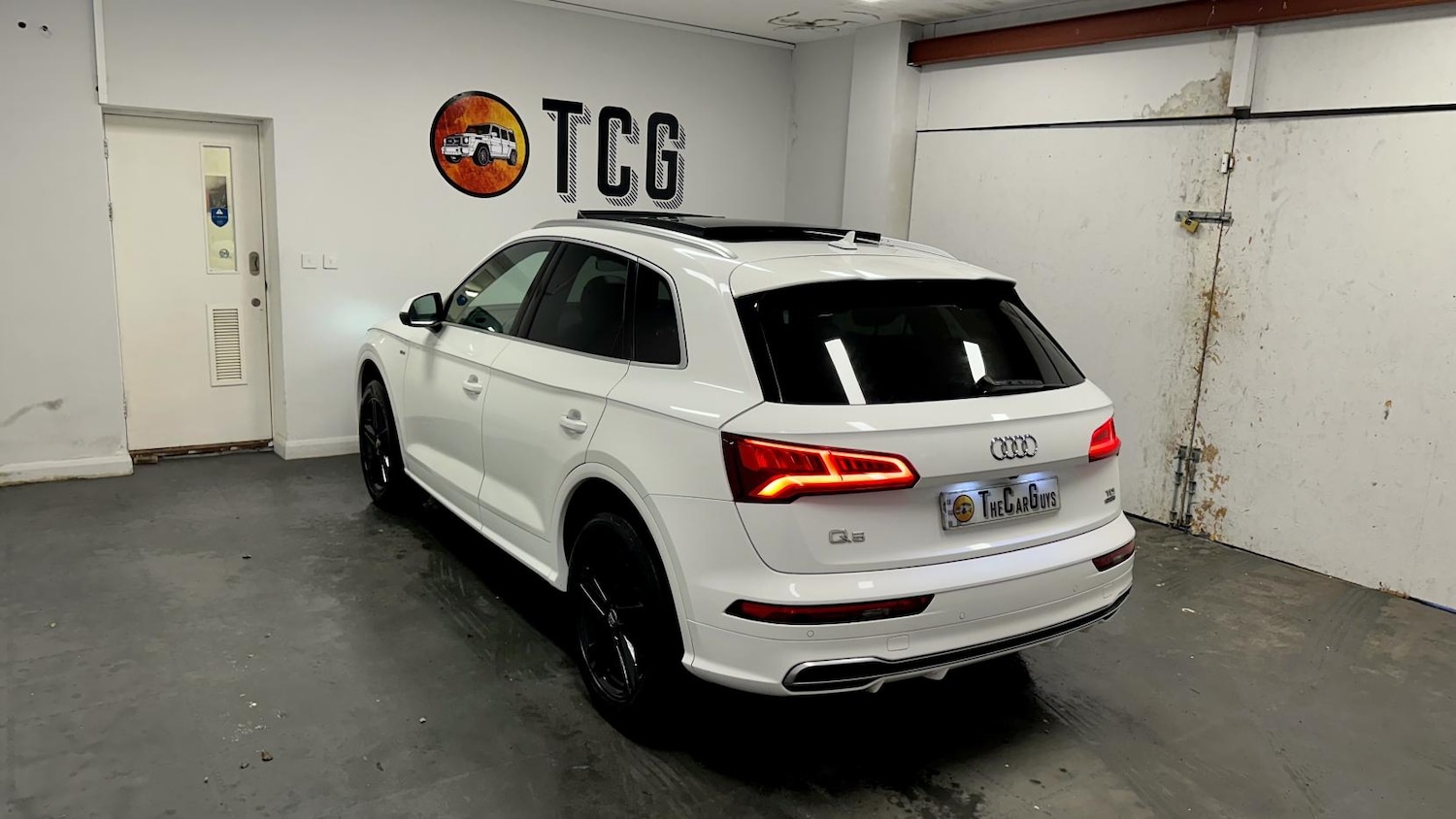 Used Audi Q5 2017 for sale - 77644121: Photo 40