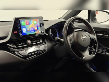 Used Toyota C-HR 2021 for sale - 78468102: Photo