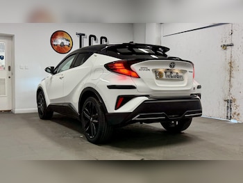 Used Toyota C-HR 2021 for sale - 78468102: Photo