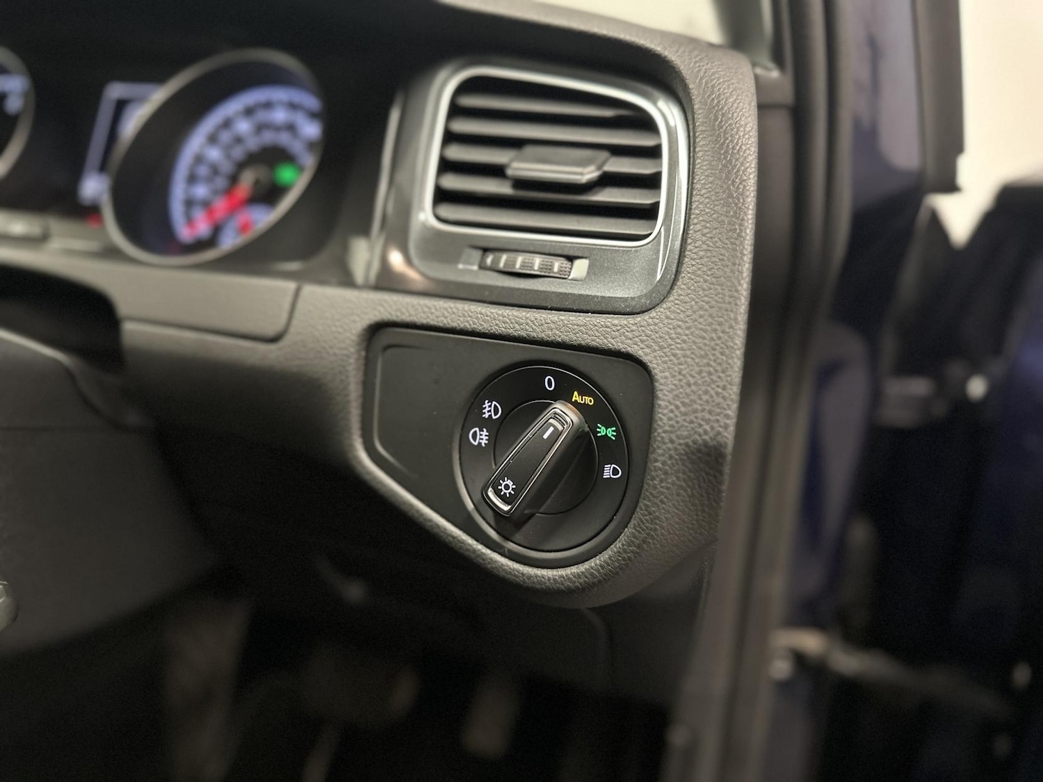 Used Volkswagen Golf 2018 for sale - 77140992: Photo 17