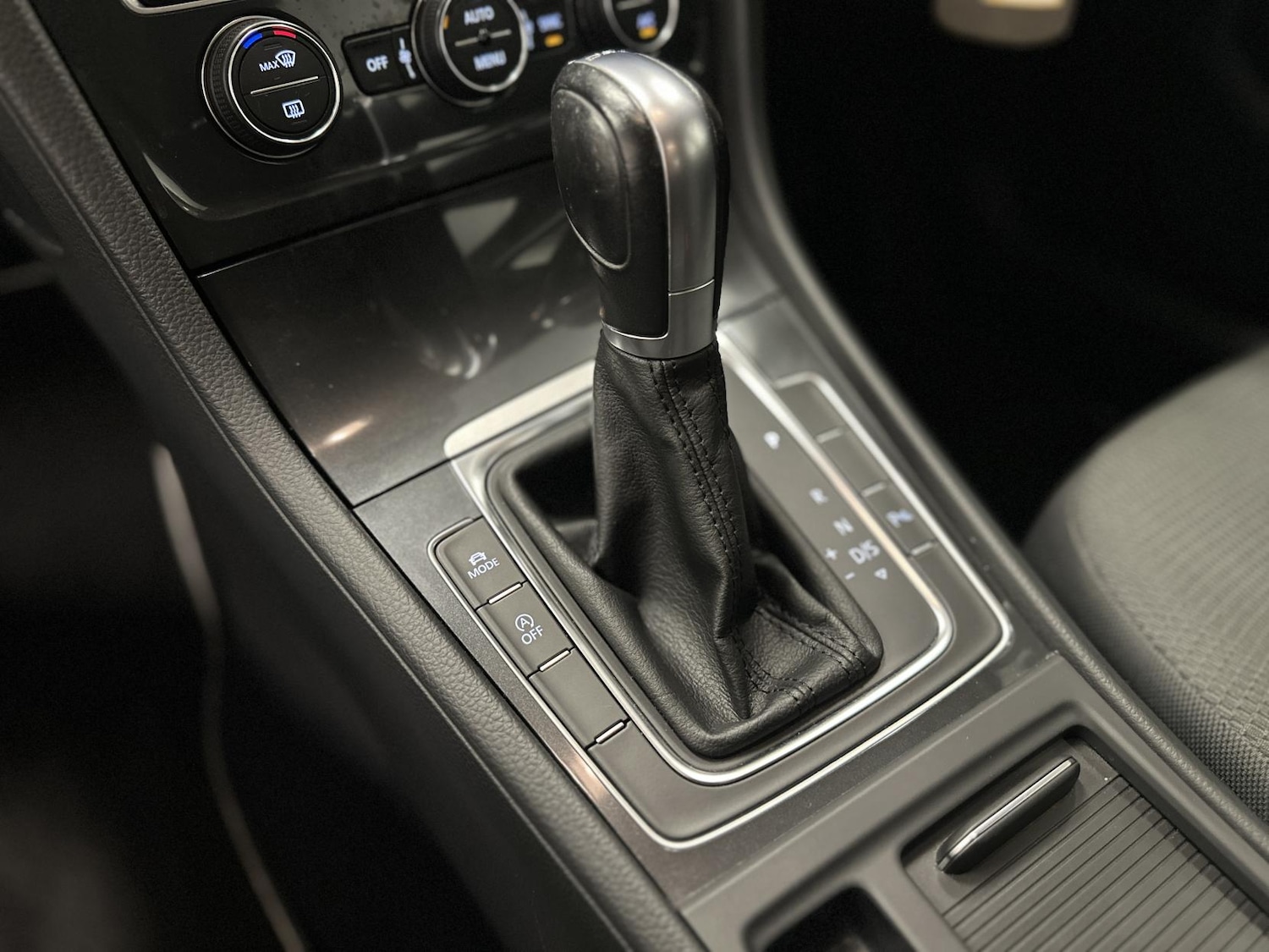 Used Volkswagen Golf 2018 for sale - 77140992: Photo 19