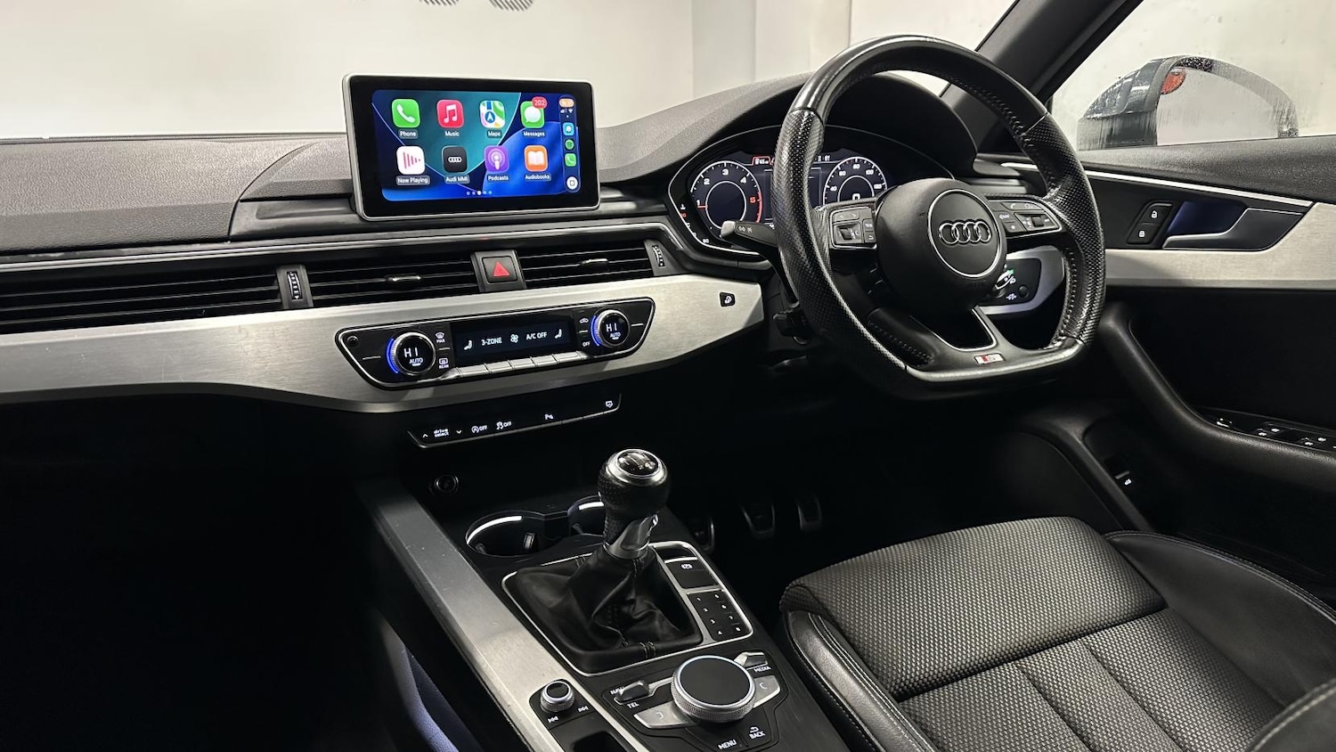 Used Audi A4 2016 for sale - 77251514: Photo 2